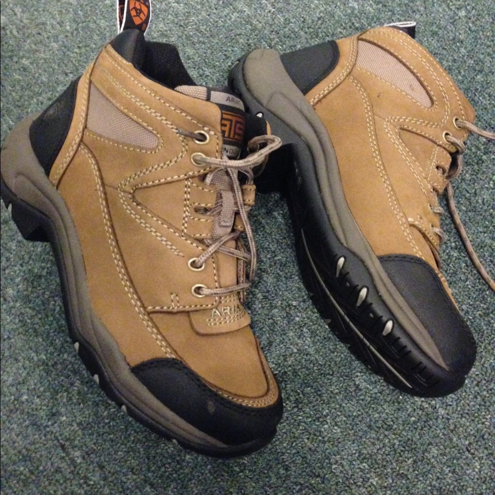 Ariat ladies boots new w/o tags